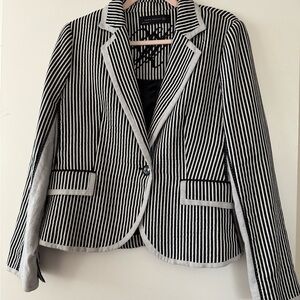 FLASH SALE! Won’t last long.
Zara Black and White Striped Blazer… stunning!